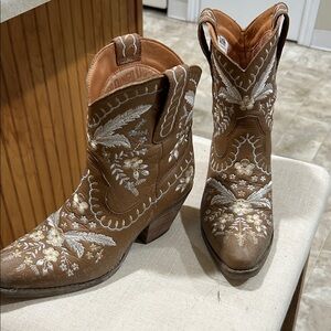 Dingo Tan Embroidered Ankle Booties